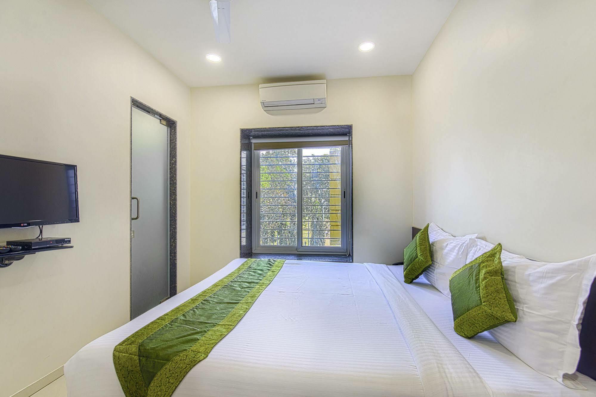 Oyo 16703 Hotel The Platinum Kalkutta Kültér fotó