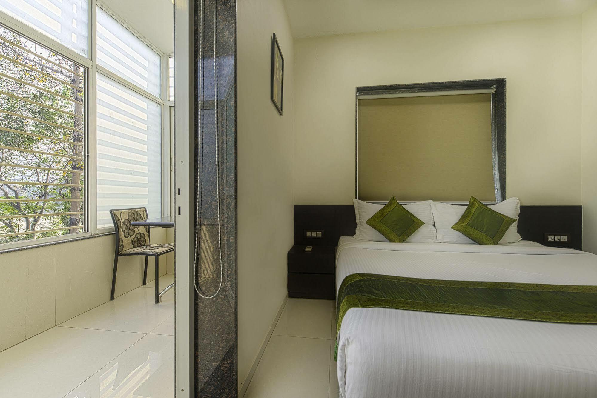Oyo 16703 Hotel The Platinum Kalkutta Kültér fotó