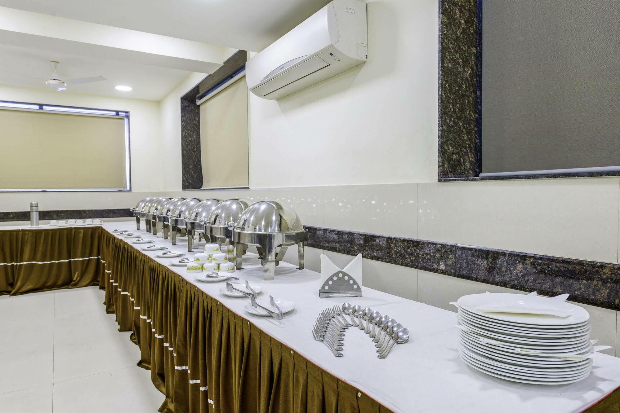 Oyo 16703 Hotel The Platinum Kalkutta Kültér fotó